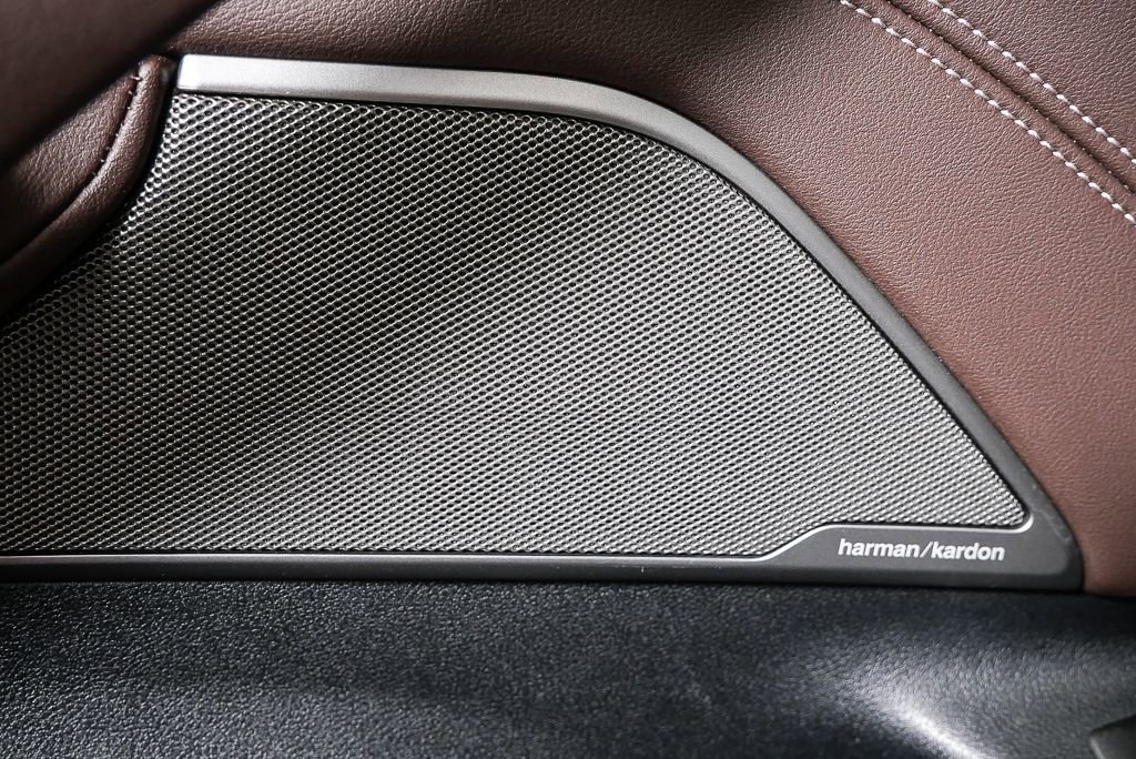 Used 2021 BMW M550i xDrive w/ Executive Package image 7