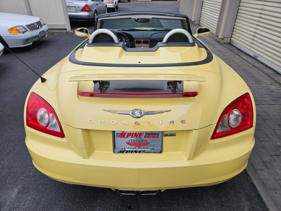 Used 2005 Chrysler Crossfire Limited RWD image 18