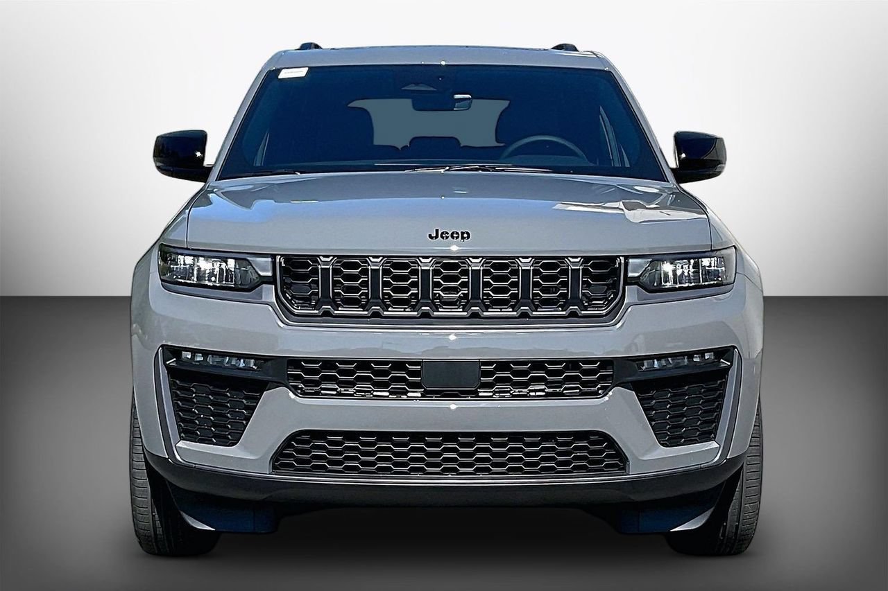 New 2027 Jeep Grand Cherokee Limited w/ Limited Altitude Package RWD image 3