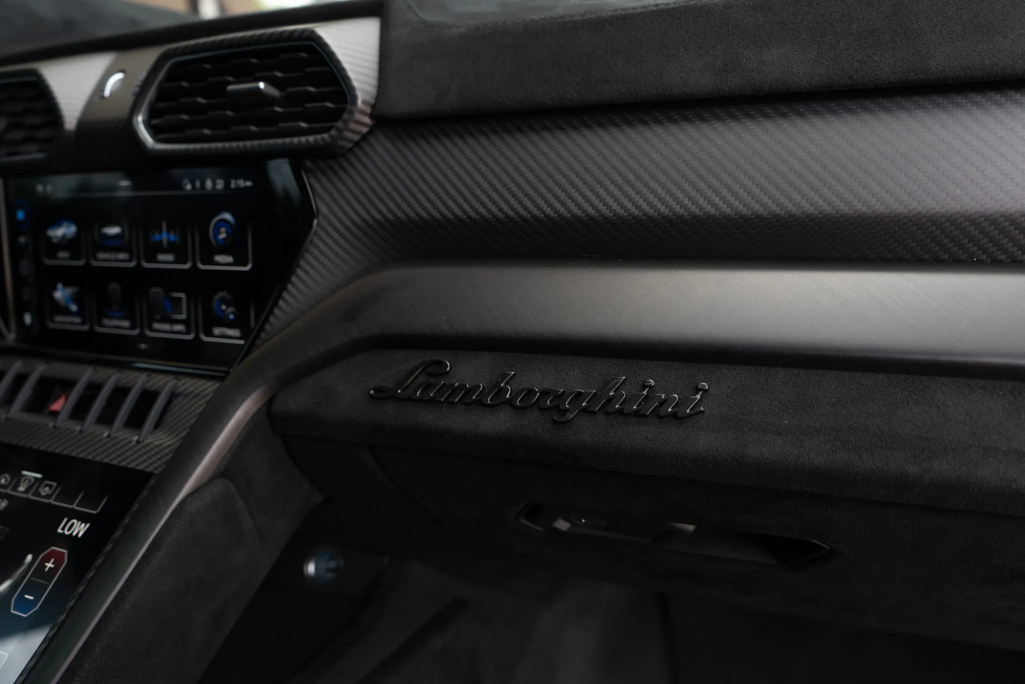 Used 2024 Lamborghini Urus Performante AWD/4WD image 29