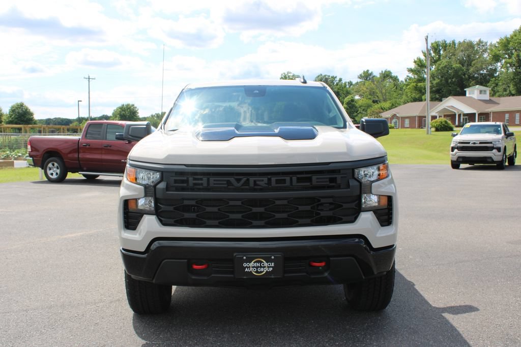 New 2026 Chevrolet Silverado 1500 Custom Trail Boss w/ LPO, Dark Essentials Package AWD/4WD image 3