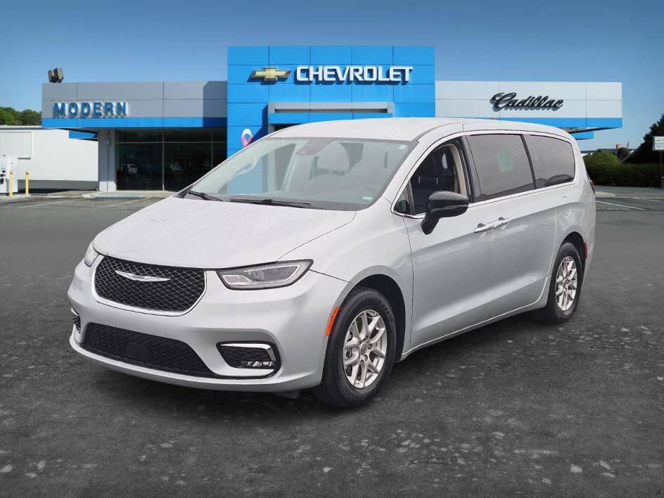 Used 2024 Chrysler Pacifica Touring-L