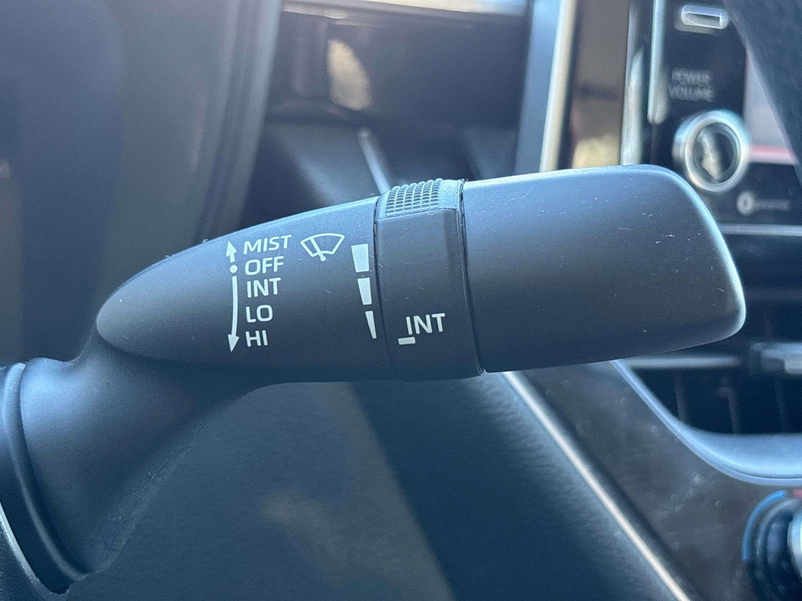 Used 2021 Toyota Corolla LE FWD image 21