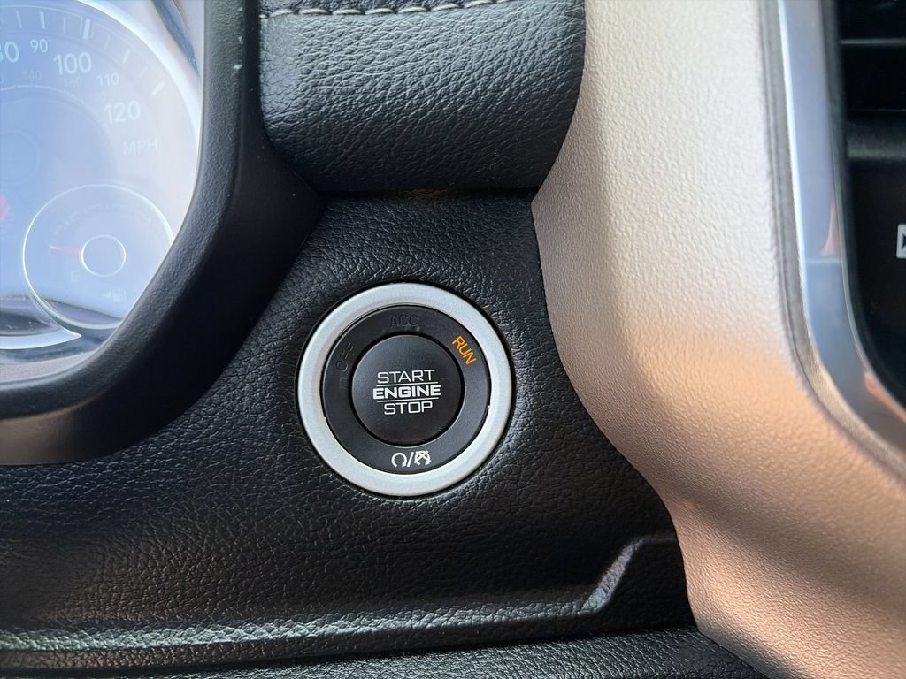 Used 2019 RAM 1500 Laramie w/ Sport Appearance Package AWD/4WD image 24