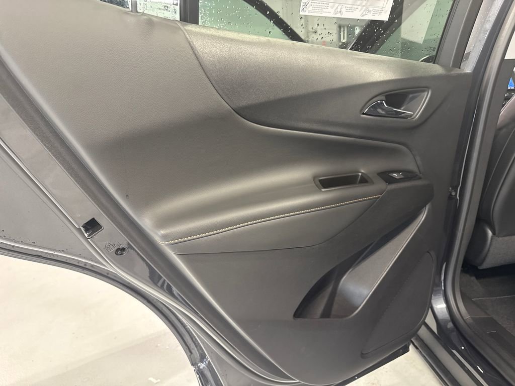 Used 2022 Chevrolet Equinox Premier AWD/4WD image 42