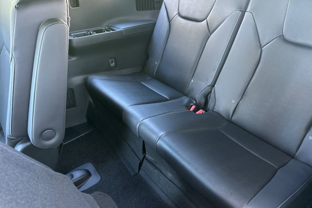 New 2026 Lexus TX 500h AWD image 15
