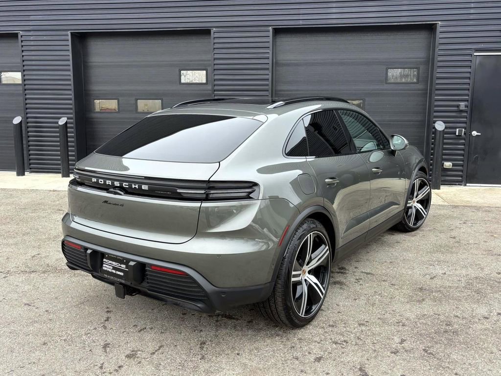 Used 2024 Porsche Macan 4 Electric image 10