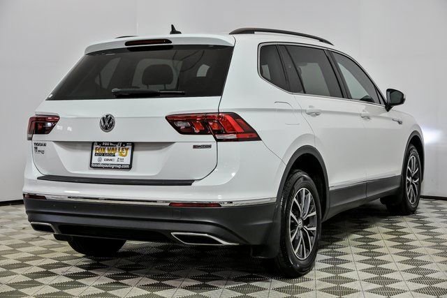 Used 2020 Volkswagen Tiguan SE w/ 3rd Row Seat Package image 7