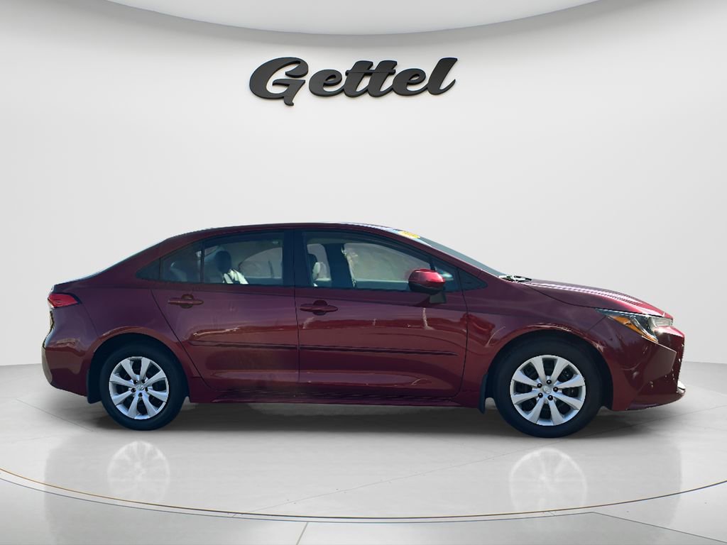 Used 2025 Toyota Corolla LE w/ Convenience Package FWD image 4