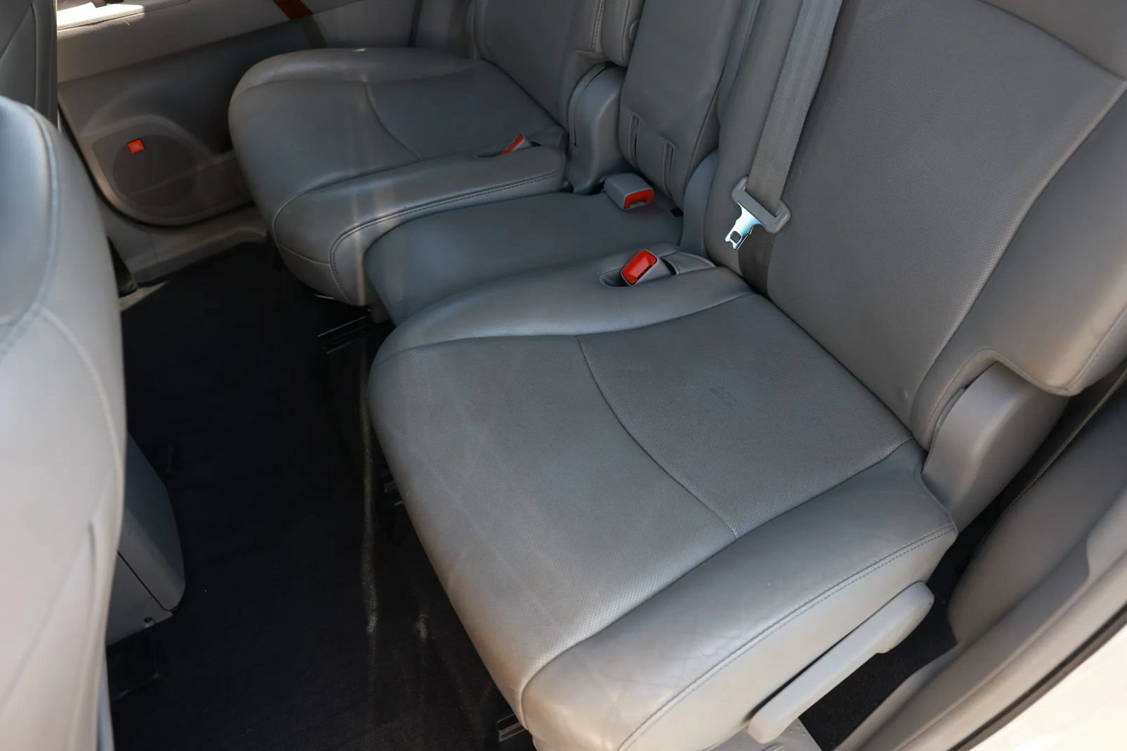 Used 2013 Toyota Highlander Limited AWD/4WD image 23