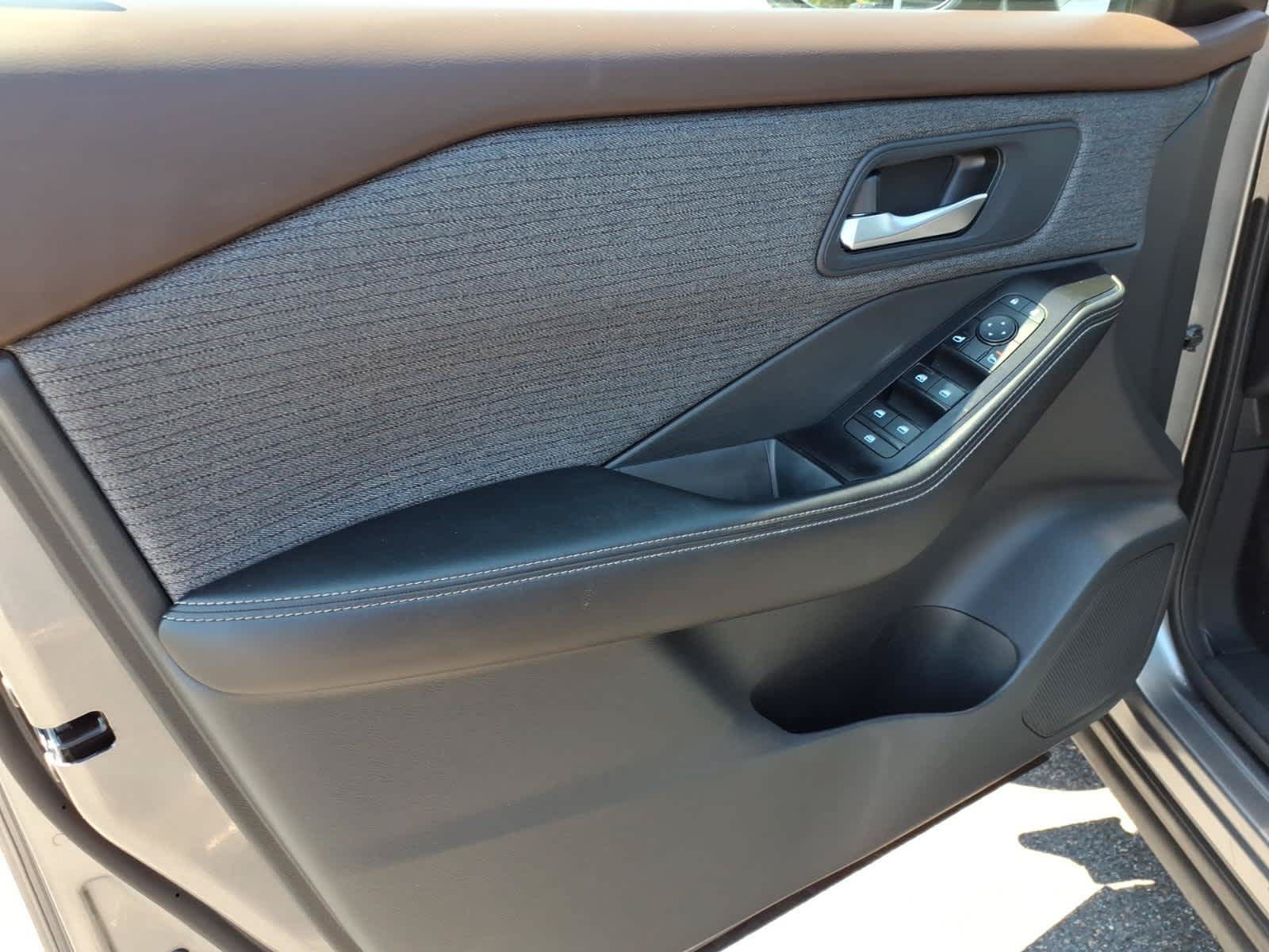 Certified 2021 Nissan Rogue SV AWD/4WD image 10
