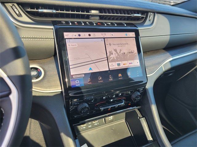 New 2025 Jeep Grand Cherokee Limited w/ Luxury Tech Group II image 25