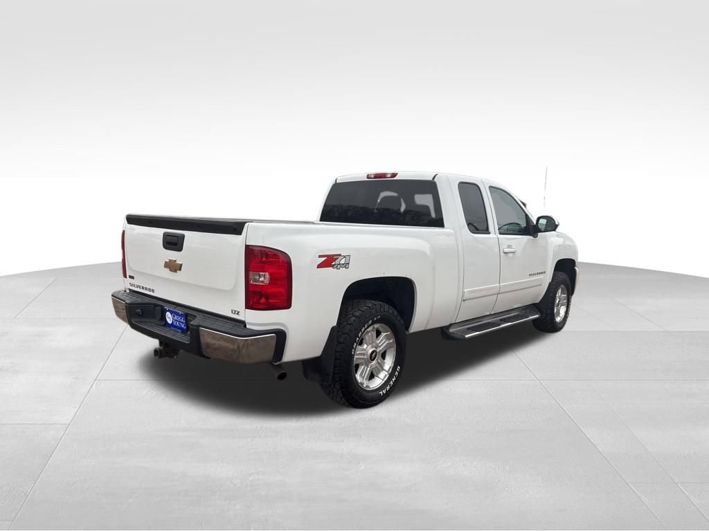 Used 2008 Chevrolet Silverado 1500 LTZ w/ Suspension Package, Off-Road image 6