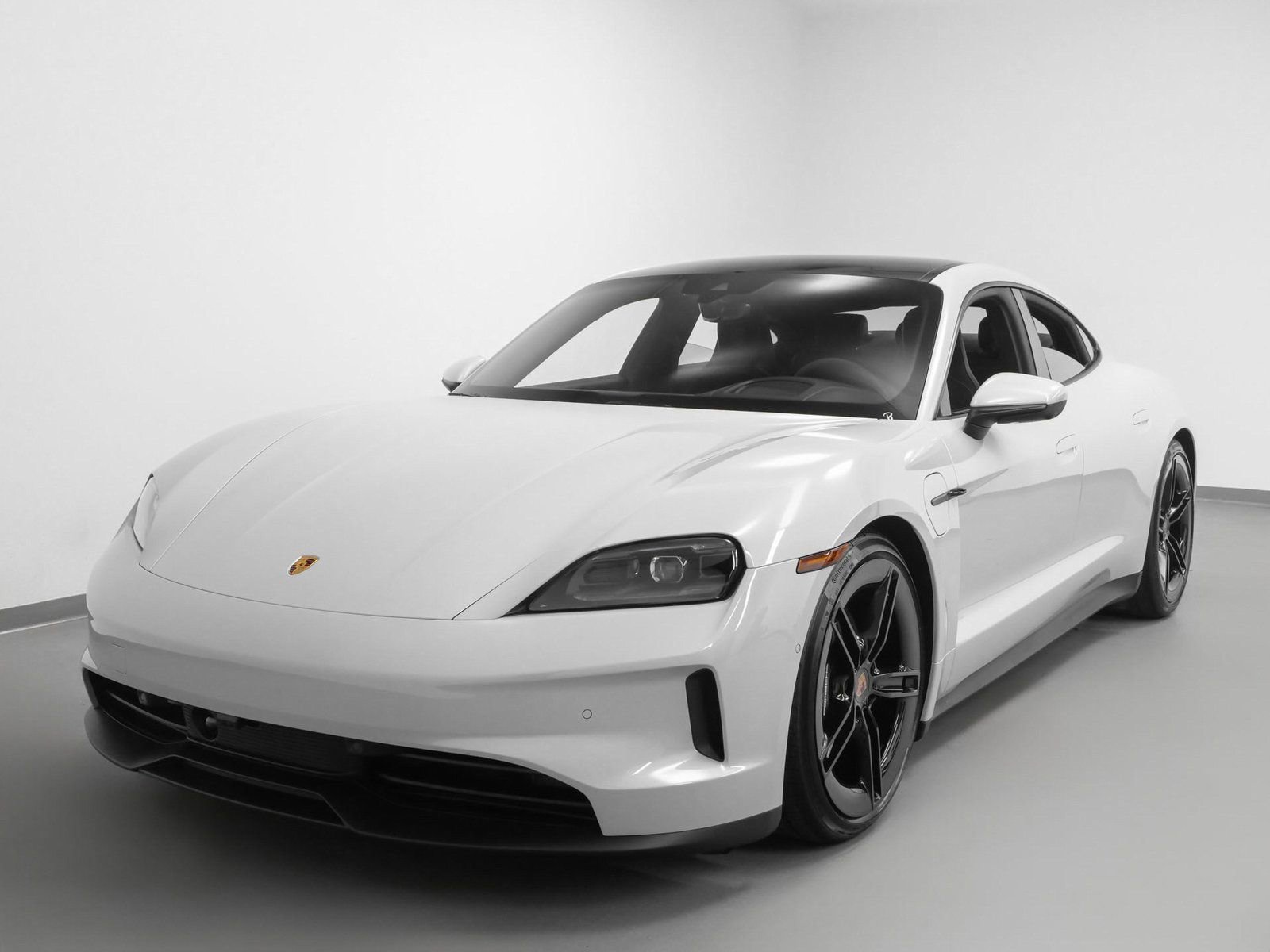 New 2025 Porsche Taycan image 6