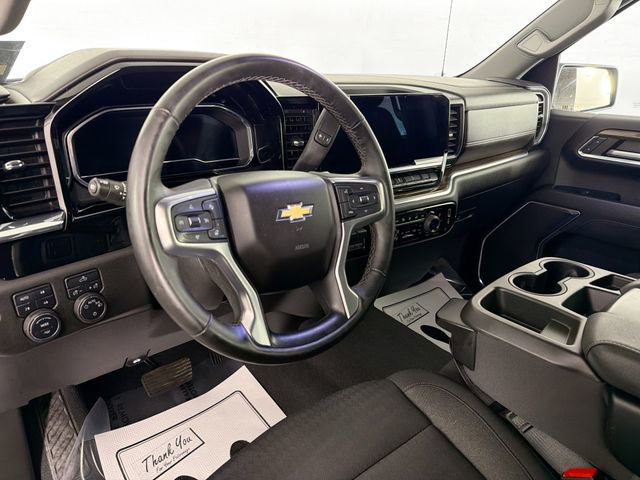 Used 2023 Chevrolet Silverado 1500 LT AWD/4WD image 9