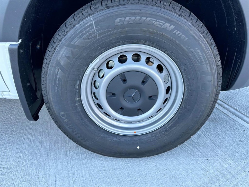 New 2025 Mercedes-Benz Sprinter 2500 image 10