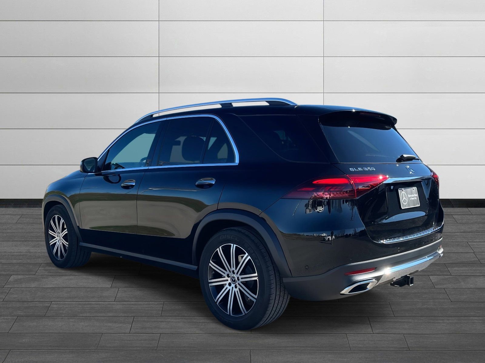 Used 2025 Mercedes-Benz GLE 350 4MATIC image 4