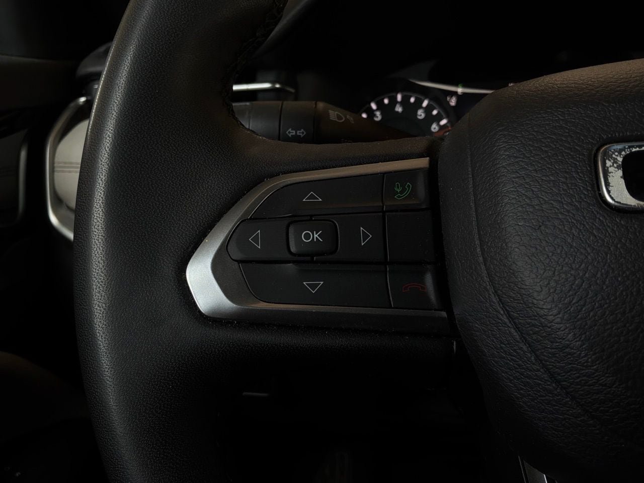 Used 2025 Jeep Compass Limited AWD/4WD image 35