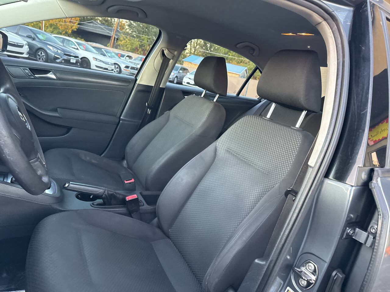 Used 2012 Volkswagen Jetta Sedan image 11