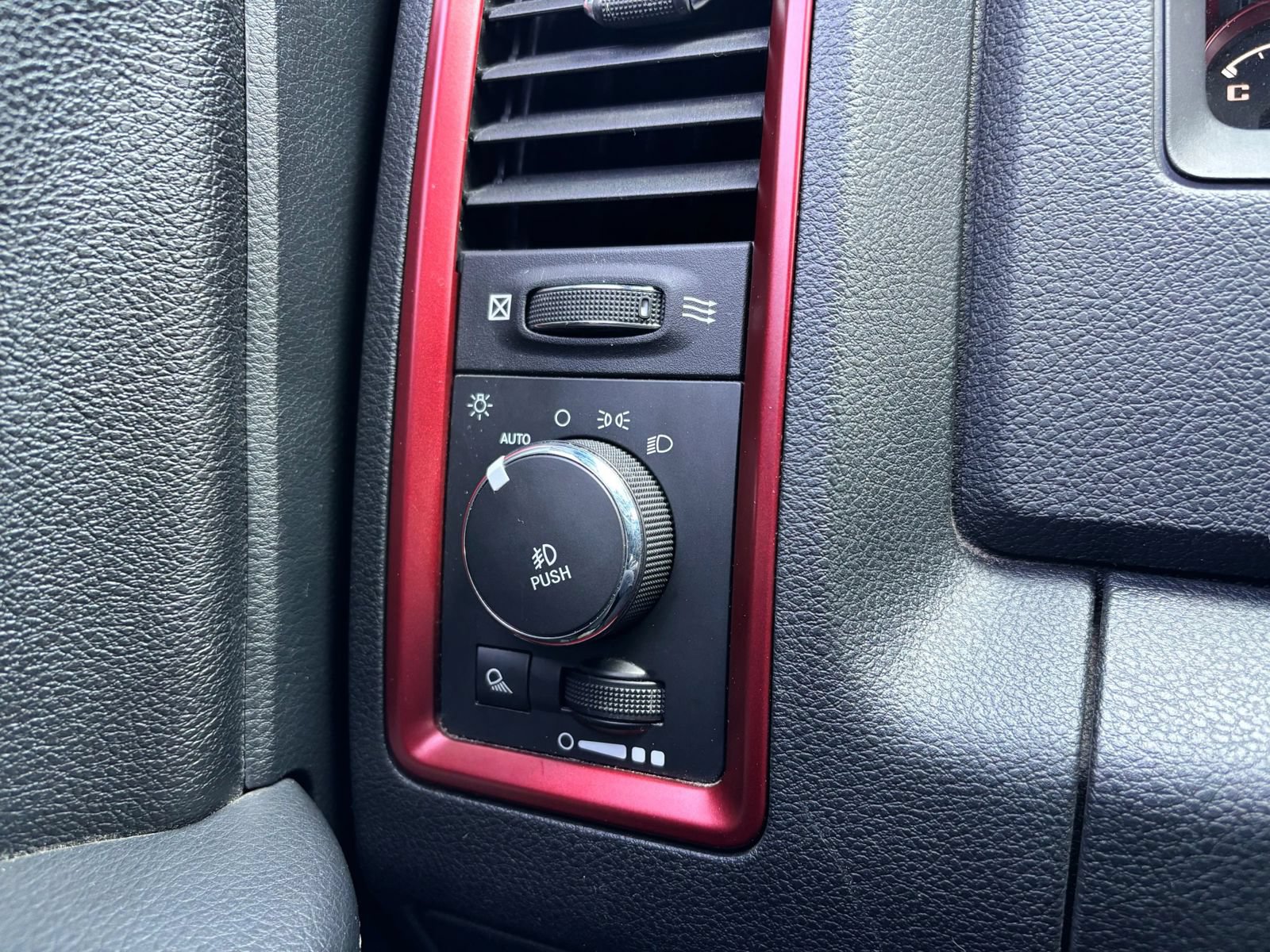 Used 2016 RAM 1500 Rebel w/ Luxury Group AWD/4WD image 31