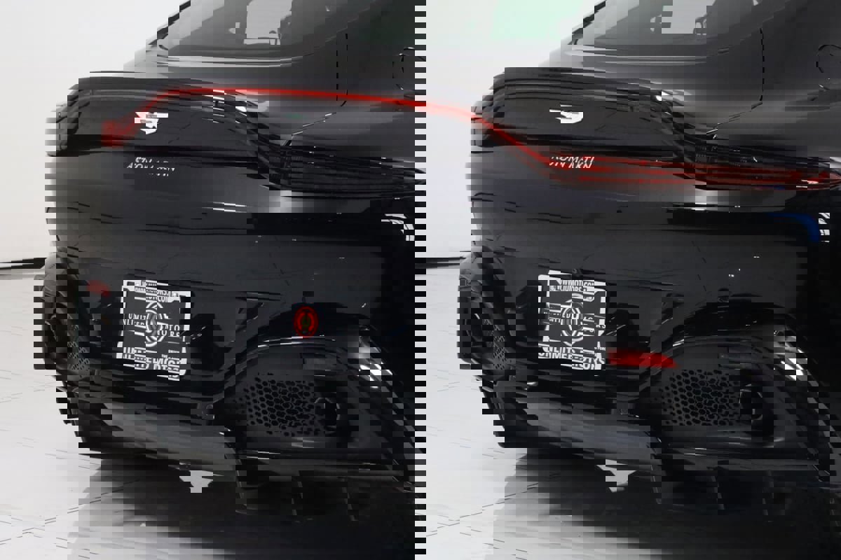 Used 2019 Aston Martin V8 Vantage Coupe image 37