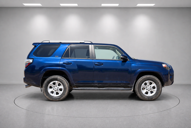 Used 2020 Toyota 4Runner SR5 Premium AWD/4WD image 2