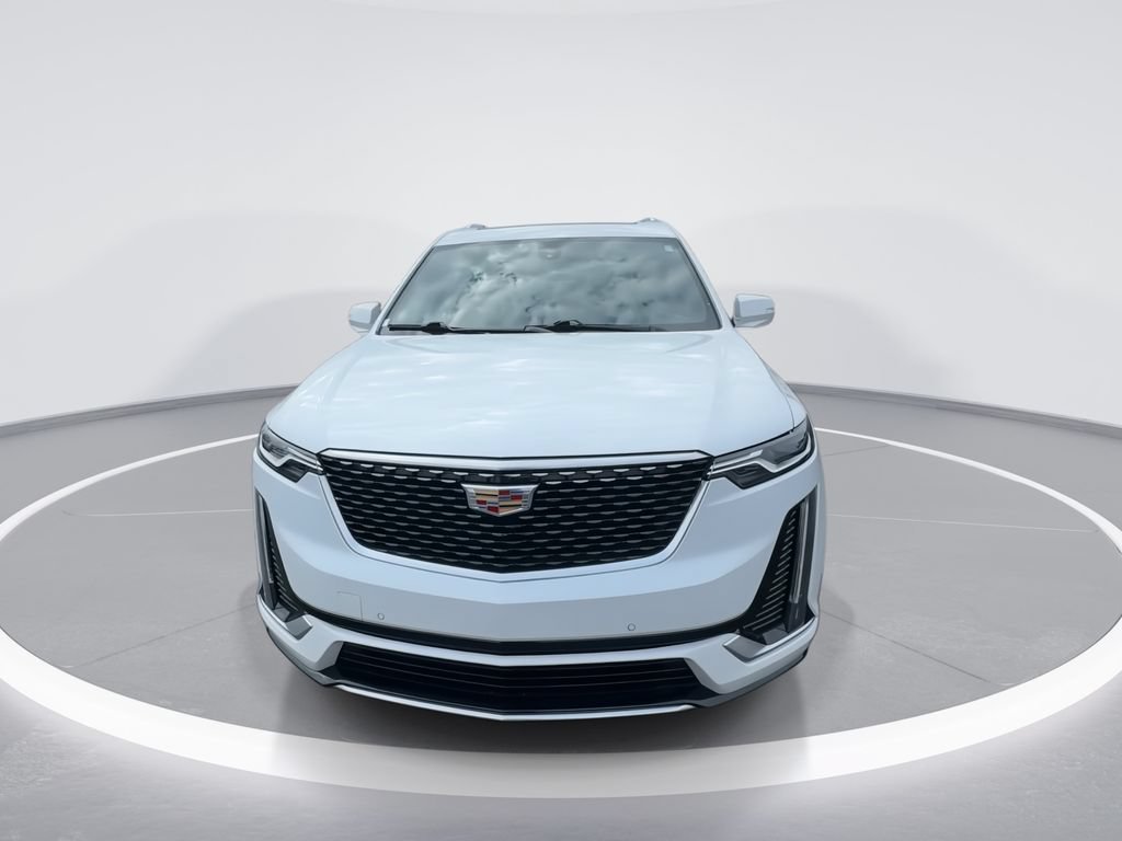 Used 2024 Cadillac XT6 Luxury w/ LPO, Floor Liner Package AWD/4WD image 3