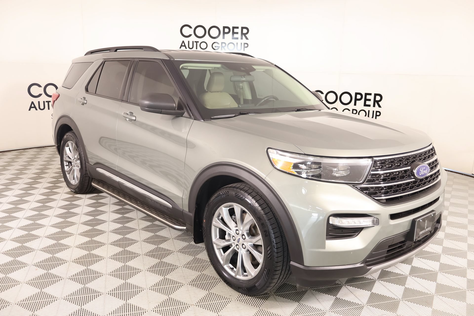 Used 2020 Ford Explorer XLT w/ Equipment Group 202A RWD image 1