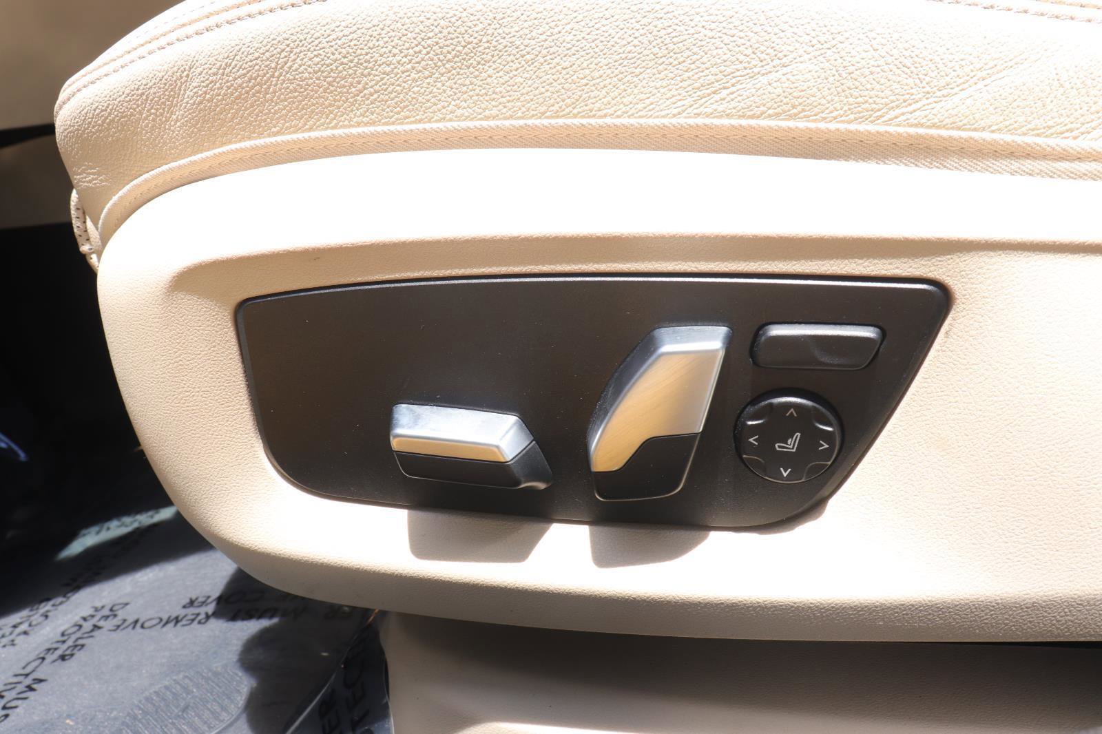 Used 2021 BMW 530i w/ Premium Package RWD image 23