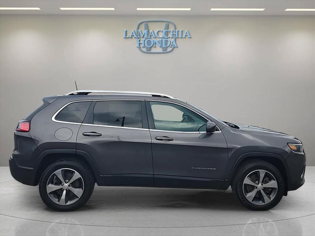 Used 2019 Jeep Cherokee Limited AWD/4WD image 6