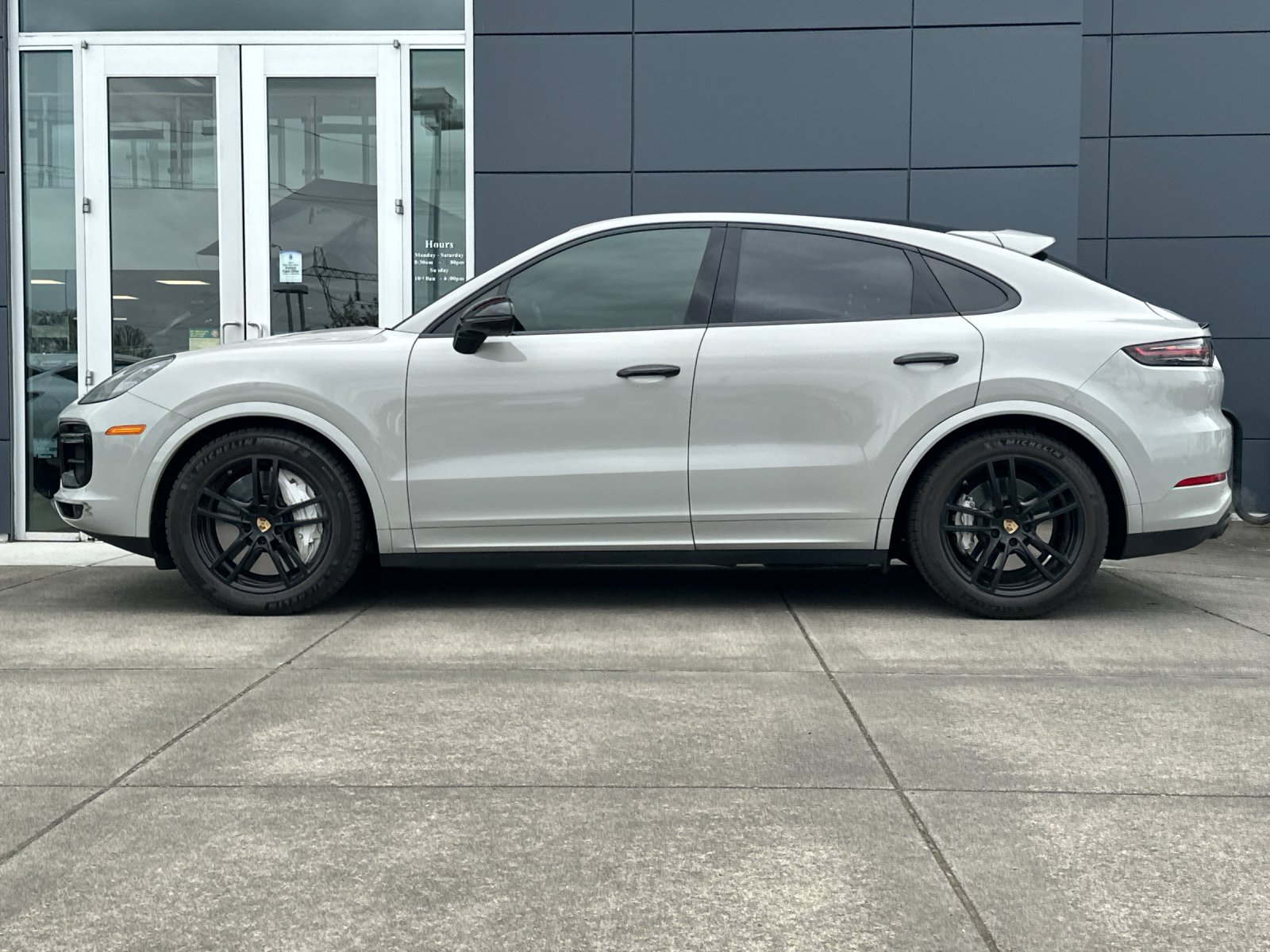 Used 2020 Porsche Cayenne Turbo AWD/4WD image 7