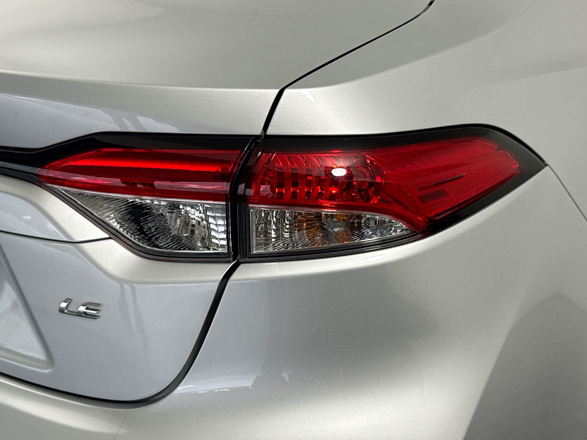 Used 2024 Toyota Corolla LE FWD image 33