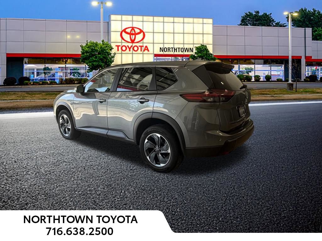 Used 2024 Nissan Rogue SV AWD/4WD image 2