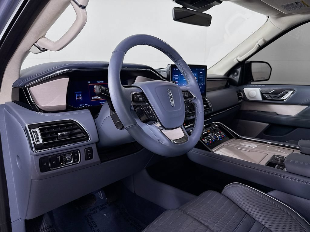 Used 2023 Lincoln Navigator L Black Label AWD/4WD image 9