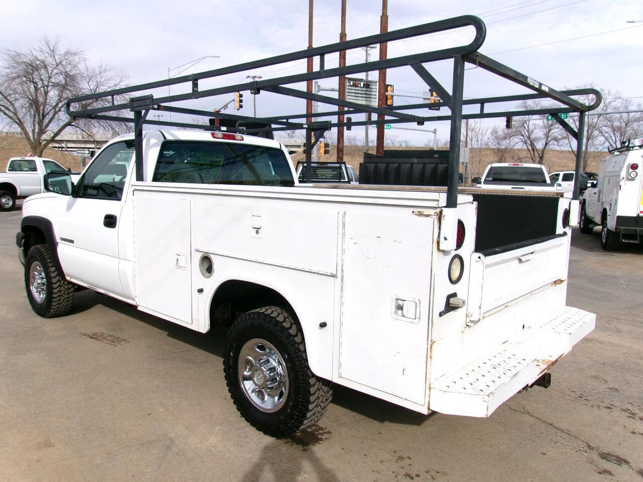 Used 2006 Chevrolet Silverado 2500 W/T w/ Skid Plate Package image 3