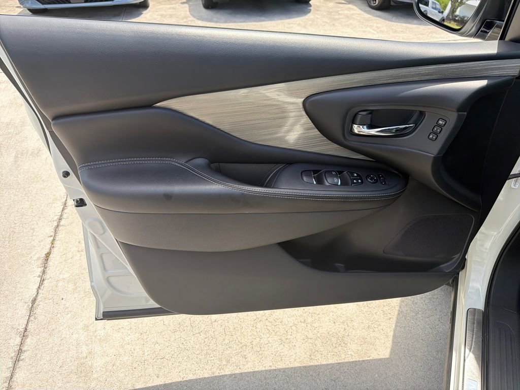 Used 2018 Nissan Murano SL w/ Cargo Package FWD image 17