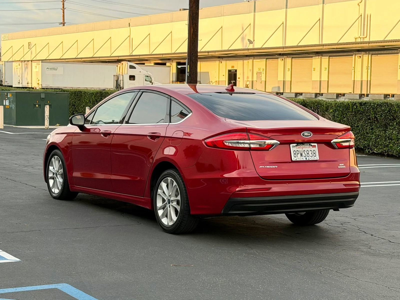 Used 2020 Ford Fusion SE image 6