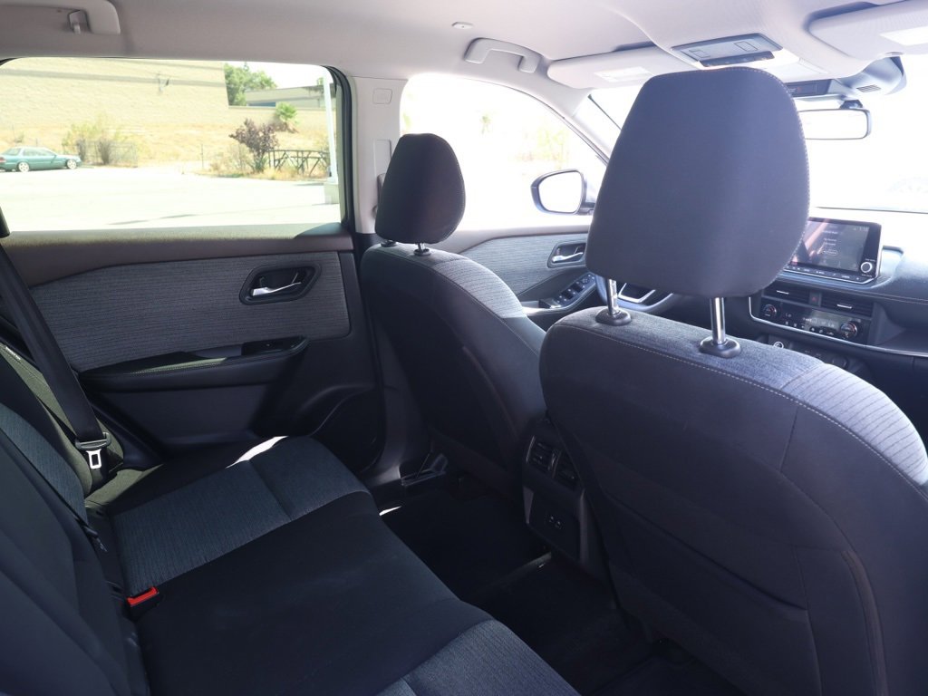 Used 2023 Nissan Rogue SV image 17