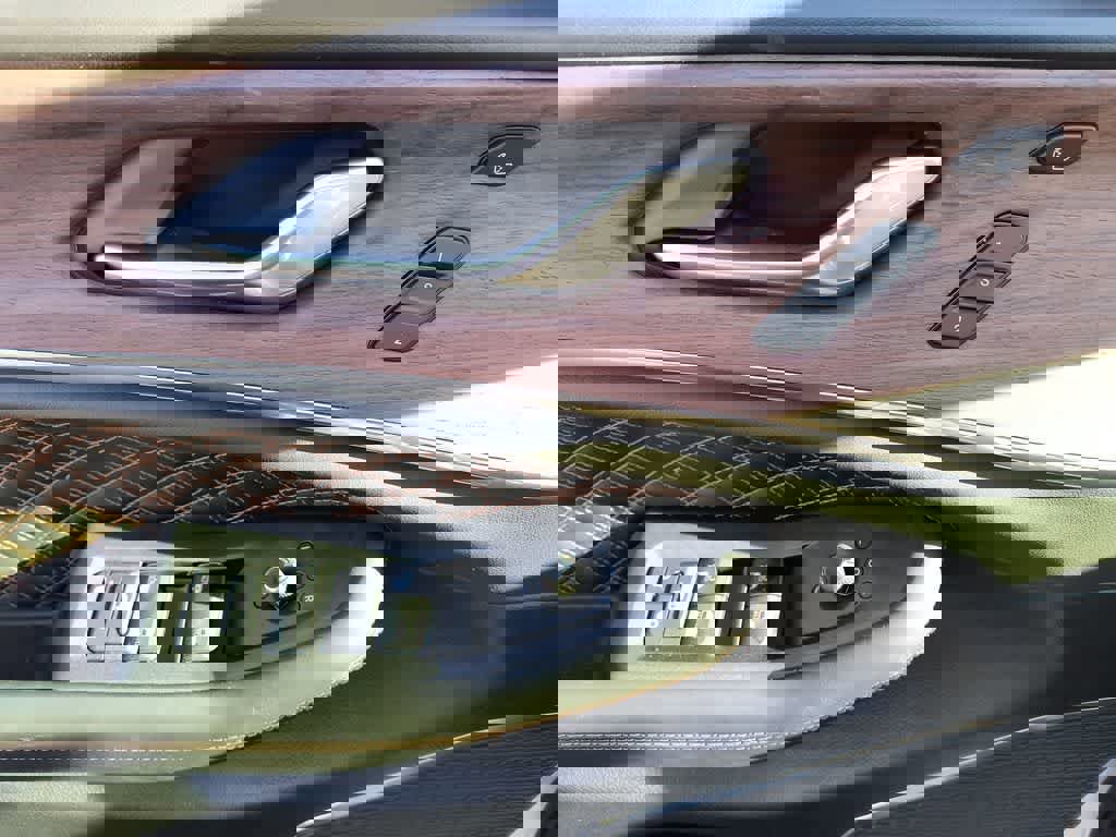 New 2025 Jeep Grand Cherokee L Summit w/ Obsidian Package image 13