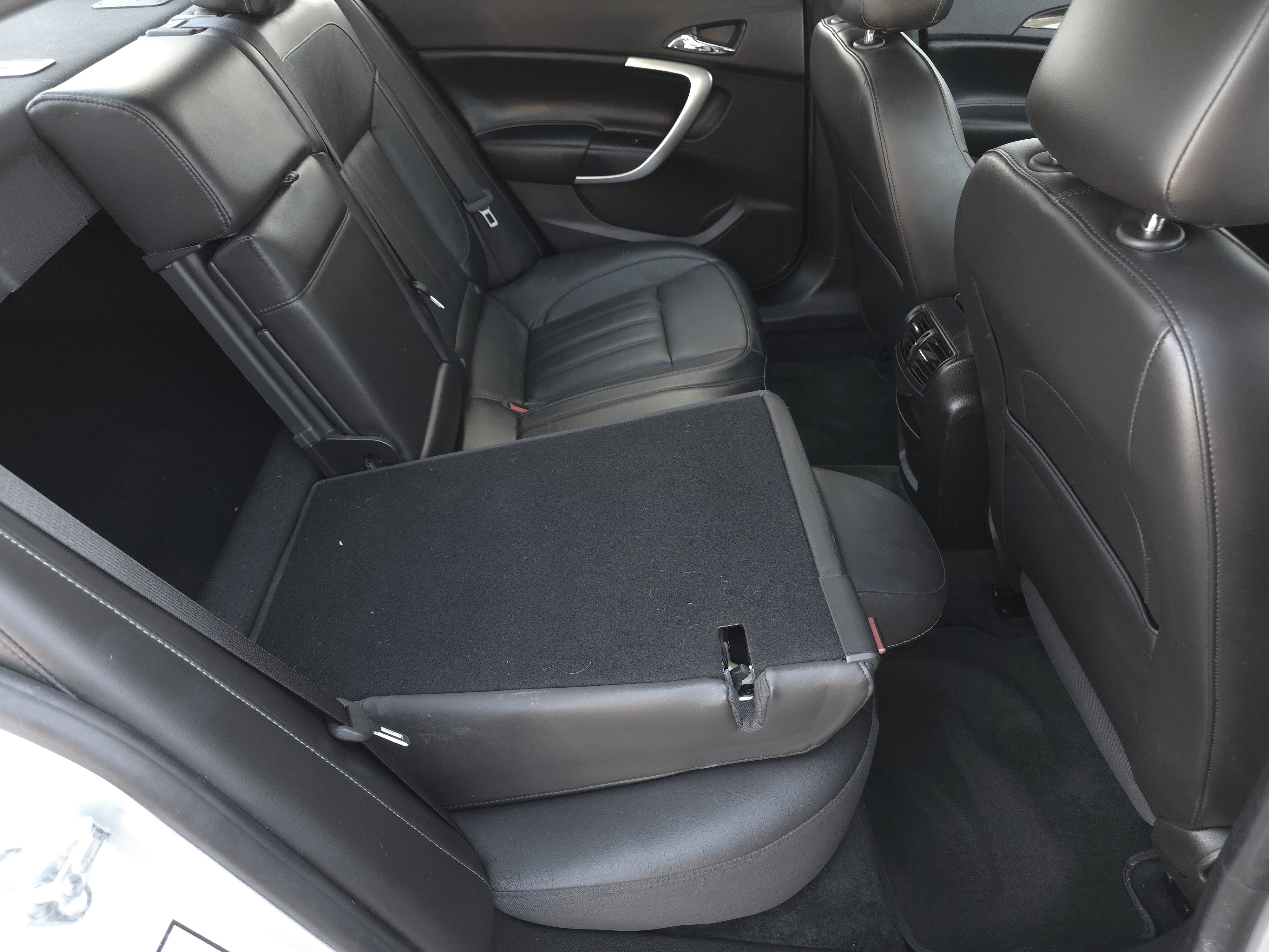 Used 2017 Buick Regal Sport Touring image 31