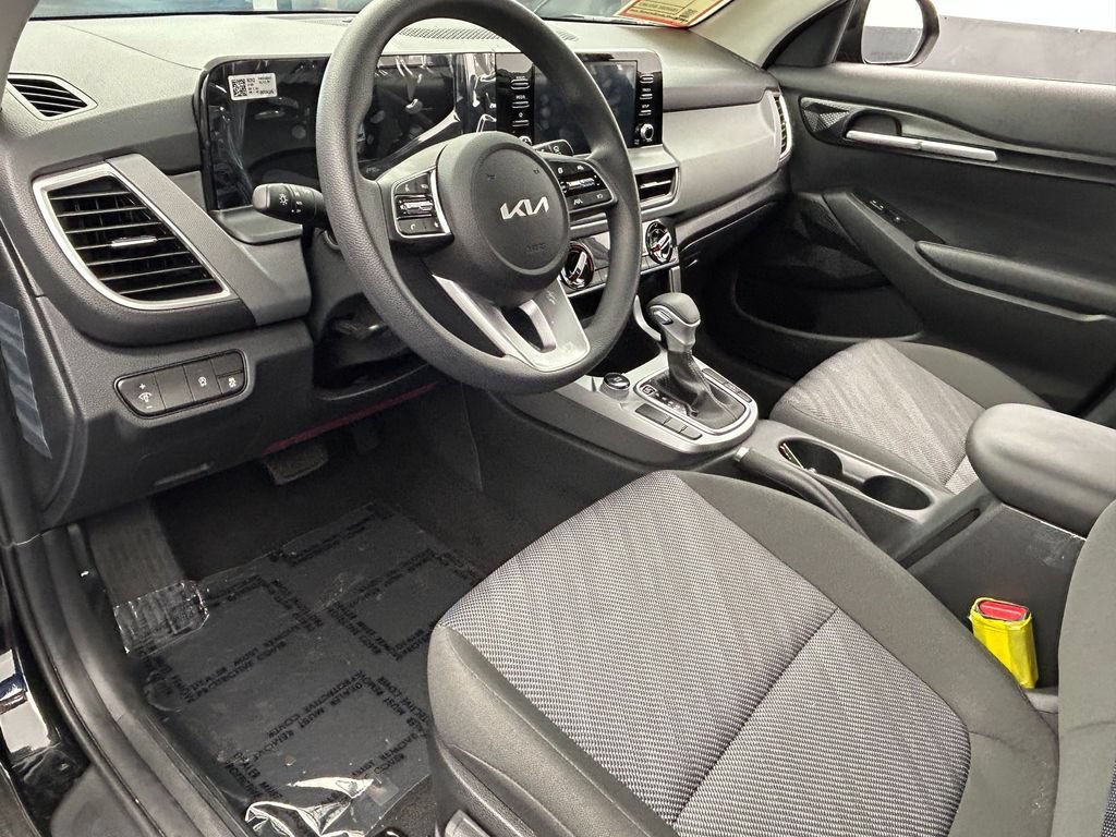 Used 2026 Kia Seltos LX FWD image 42