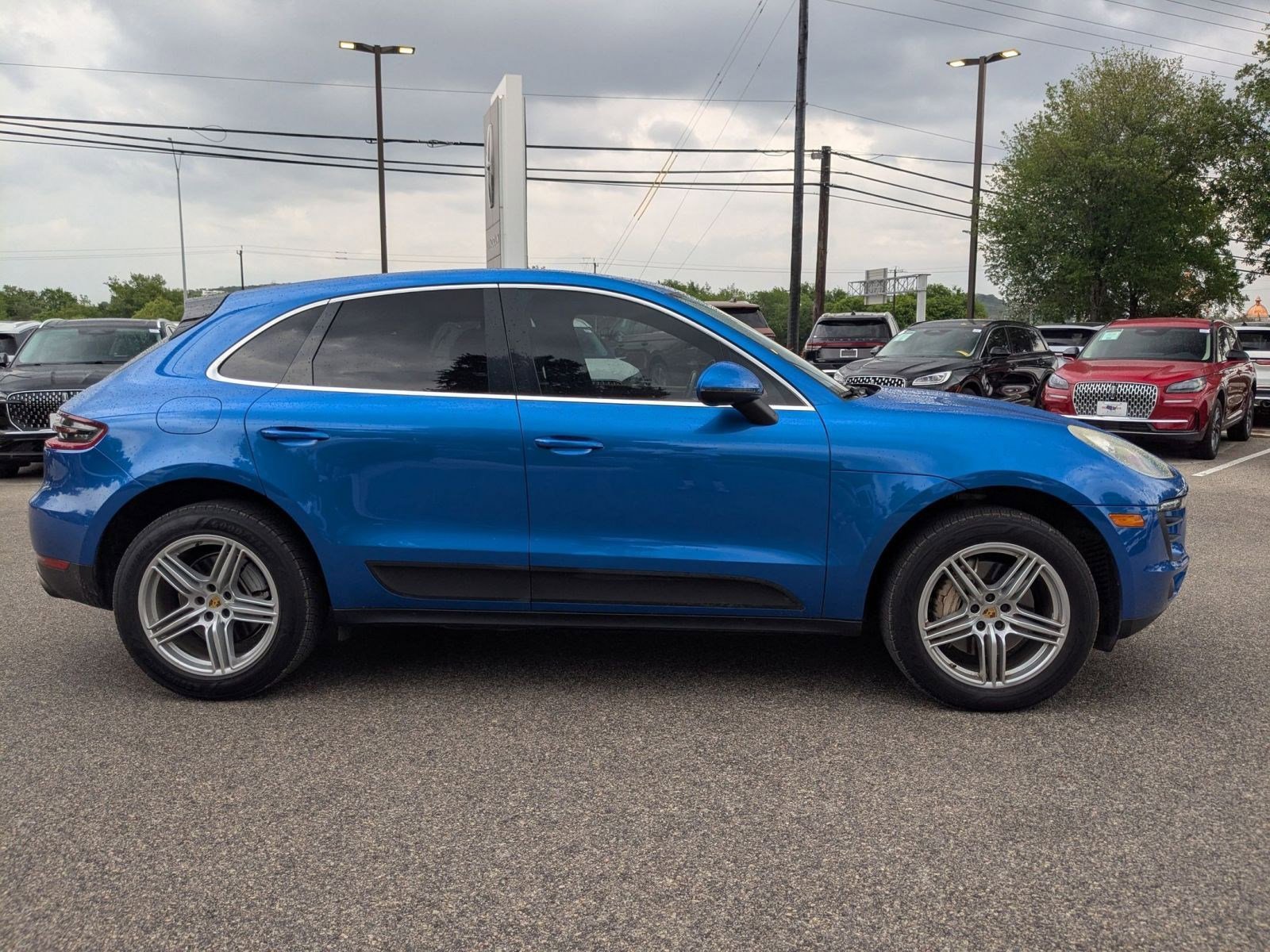 Used 2017 Porsche Macan S AWD/4WD image 2