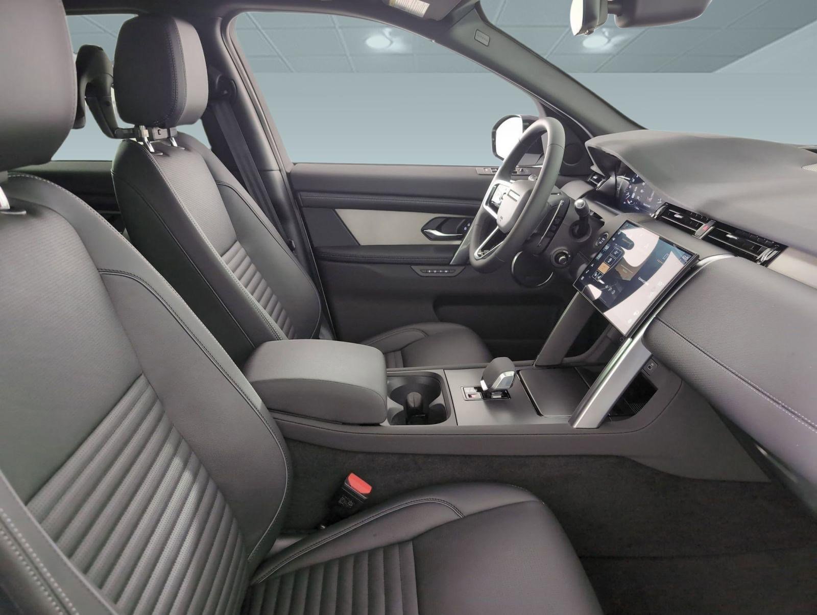 New 2025 Land Rover Discovery Sport Dynamic SE AWD/4WD image 19