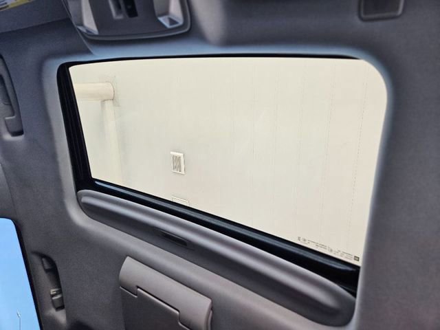 Used 2020 Cadillac Escalade Premium Luxury image 28