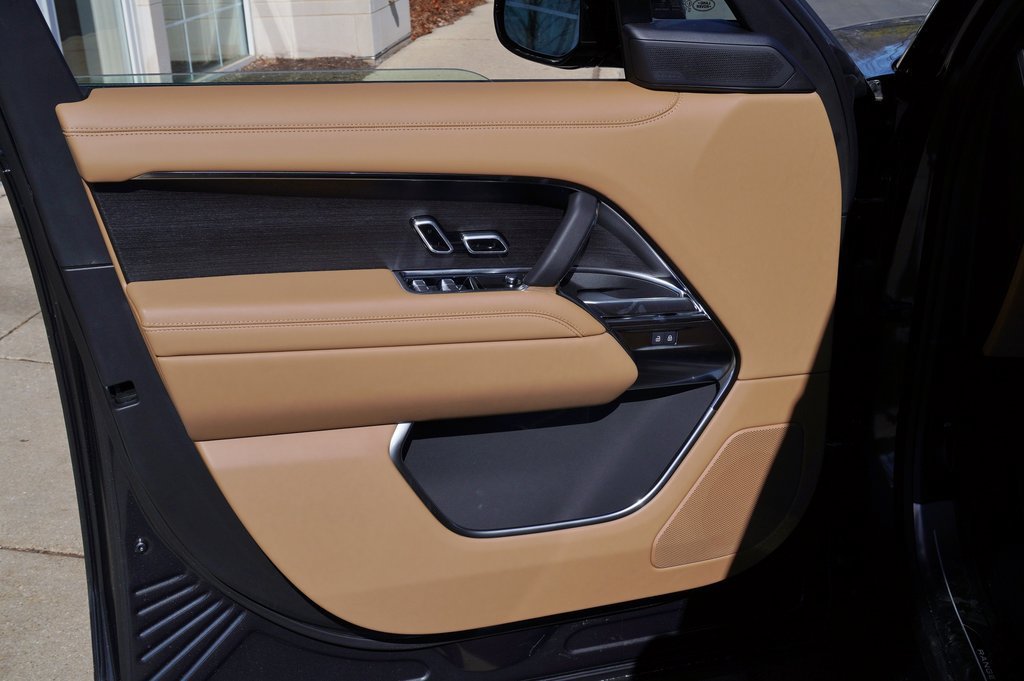 New 2026 Land Rover Range Rover SE AWD/4WD image 9