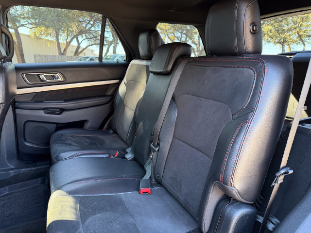 Used 2018 Ford Explorer XLT w/ Equipment Group 202A FWD image 17