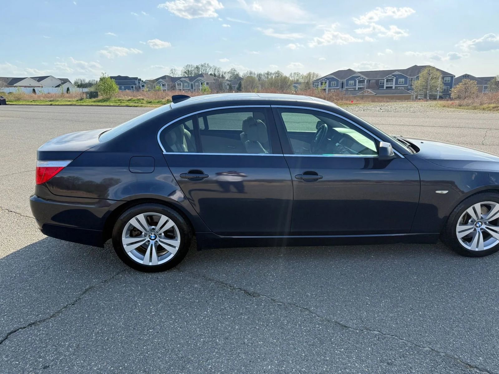 Used 2010 BMW 528i Sedan RWD image 7