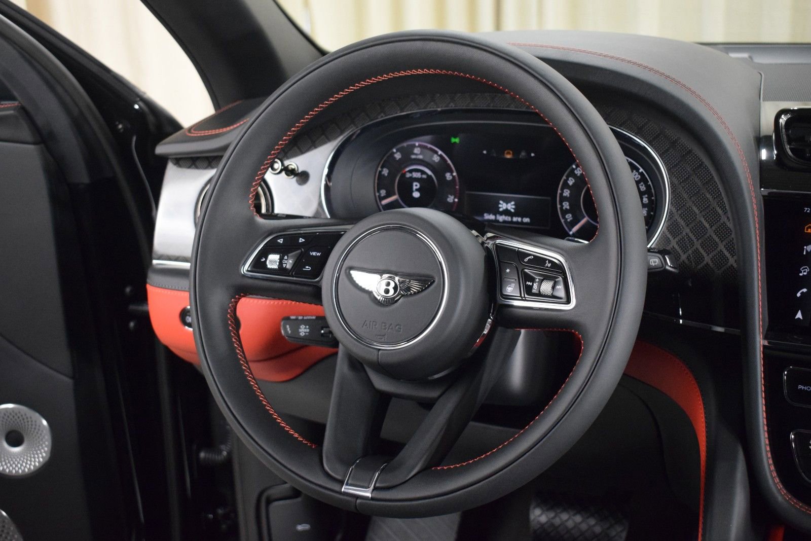 New 2025 Bentley Bentayga AWD/4WD image 4