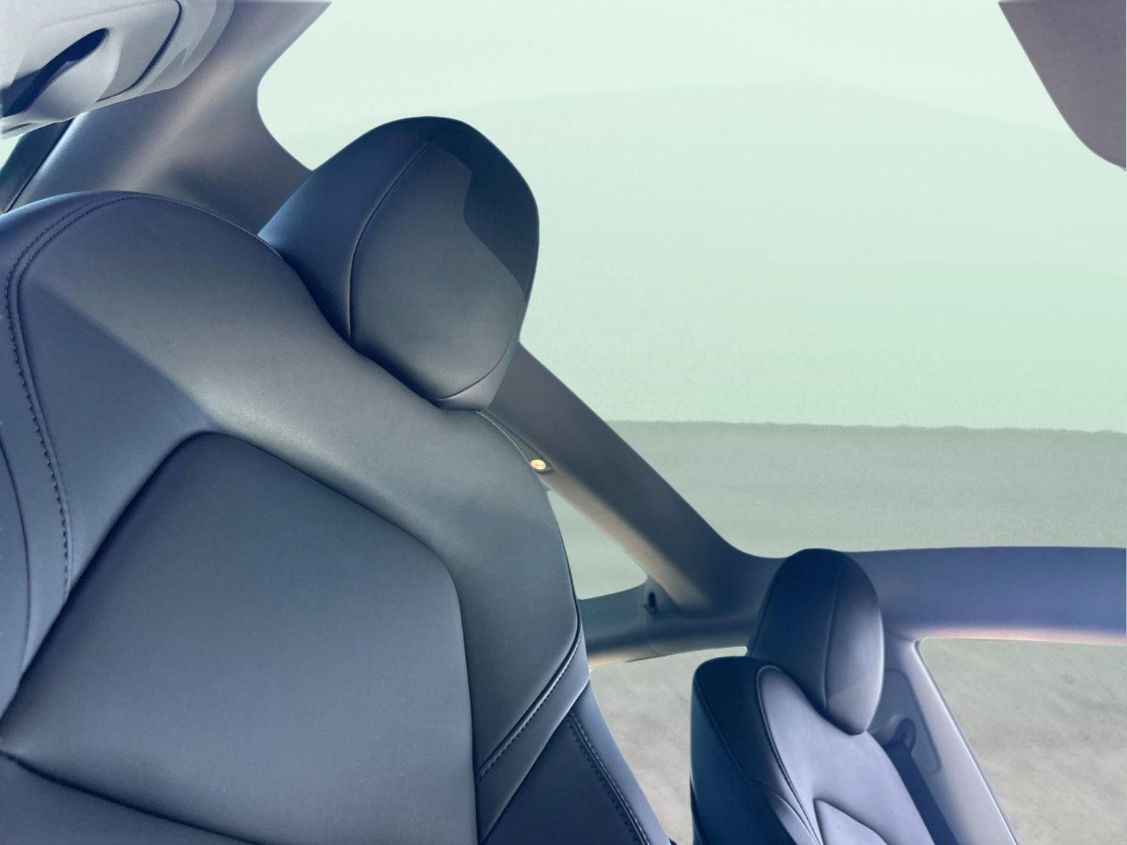 Used 2023 Tesla Model 3 Standard Range image 16