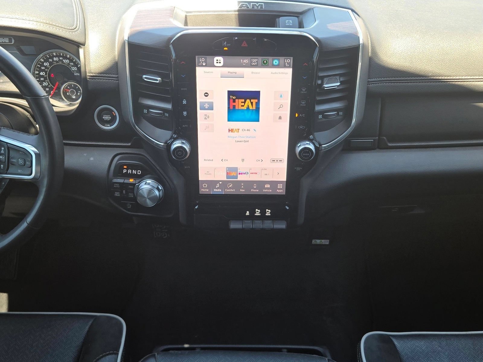 Used 2025 RAM 1500 Laramie AWD/4WD image 9